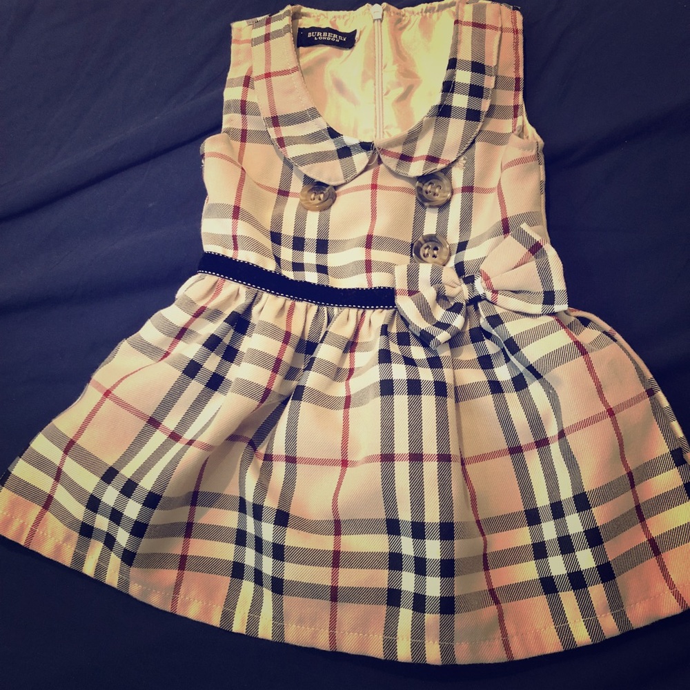 Burberry toddler dress (2Y)